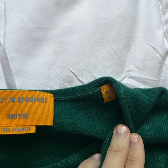 COPY - Guest in residence crewneck sweater - Picture 2 of 4